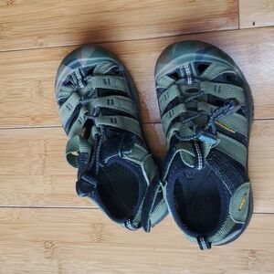 Keen water summer sandals green camo 12
